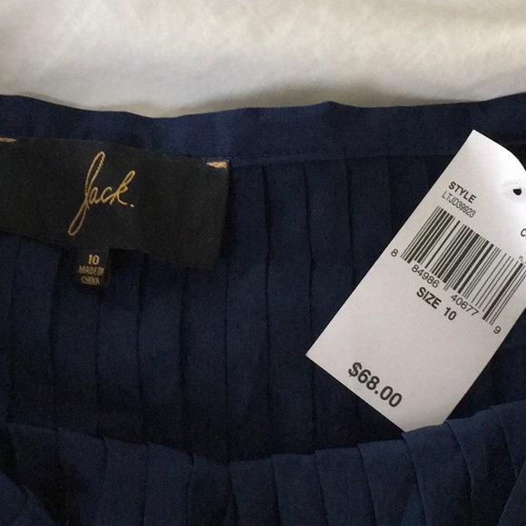 New with tags Navy pleated polyester skirt - Picture 6 of 6